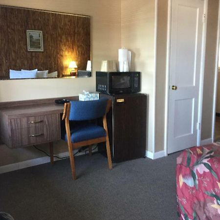 ريفرتون Jack Pine Motel المظهر الخارجي الصورة
